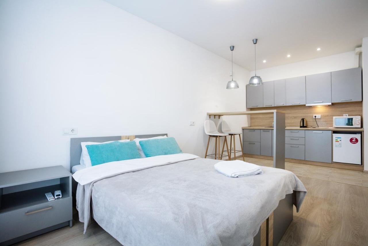 Nyvky Like Home - Studio - Apt 21 Kiew Exterior foto